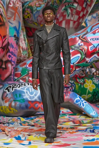 Look 60